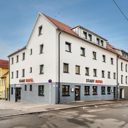 Stadthotel Ройтлинген Екстериор снимка