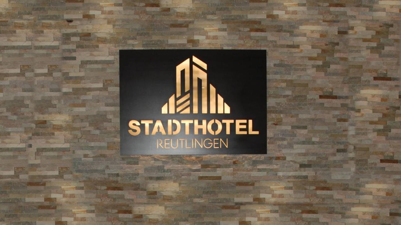 Stadthotel Ройтлинген Екстериор снимка